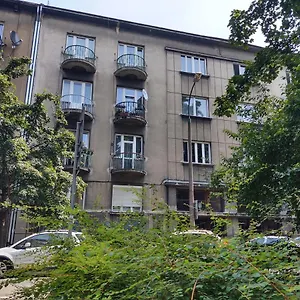 https://little-big-red-central-modern-studio.krakowhotelspoland.com